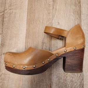 Korks clogs size 7.5
